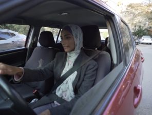 من النساء للنساء.. ”دريكسيونا“ تسعى لتغيير الصورة النمطية عن قيادة السيدات