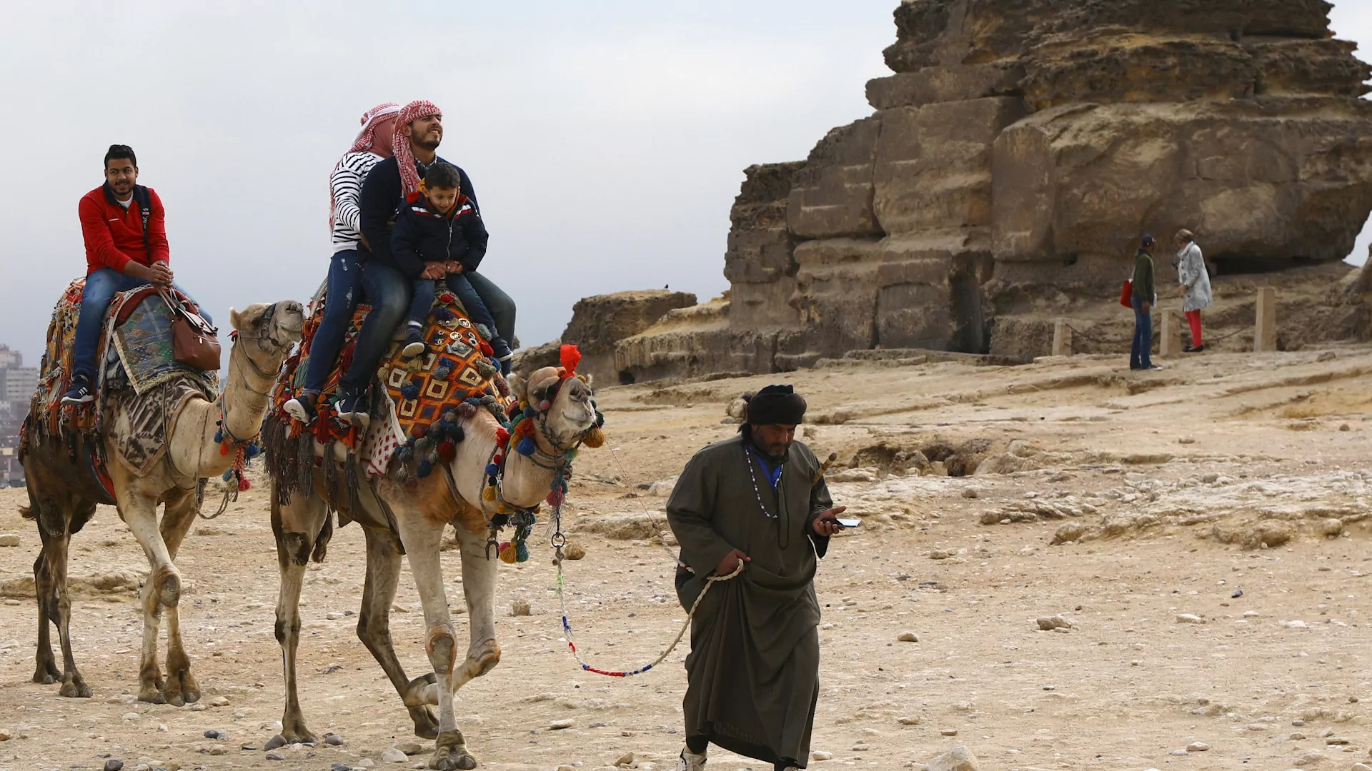 صراع شركات السياحة ومنصات الحجز الإلكتروني في مصر.. من ينتصر؟
