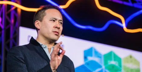 جيرميا أويناج: علينا تحقيق السلام في الفضاء الداخلي قبل أن ننطلق للفضاء الخارجي