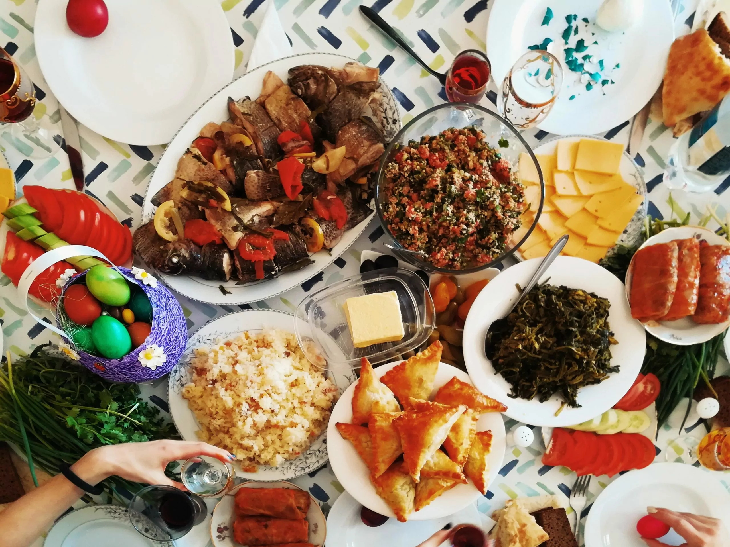 تكية.. تطبيق للحد من إهدار الطعام