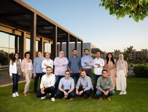 Minly تطلق تطبيقا للتواصل بين المعجبين والمشاهير