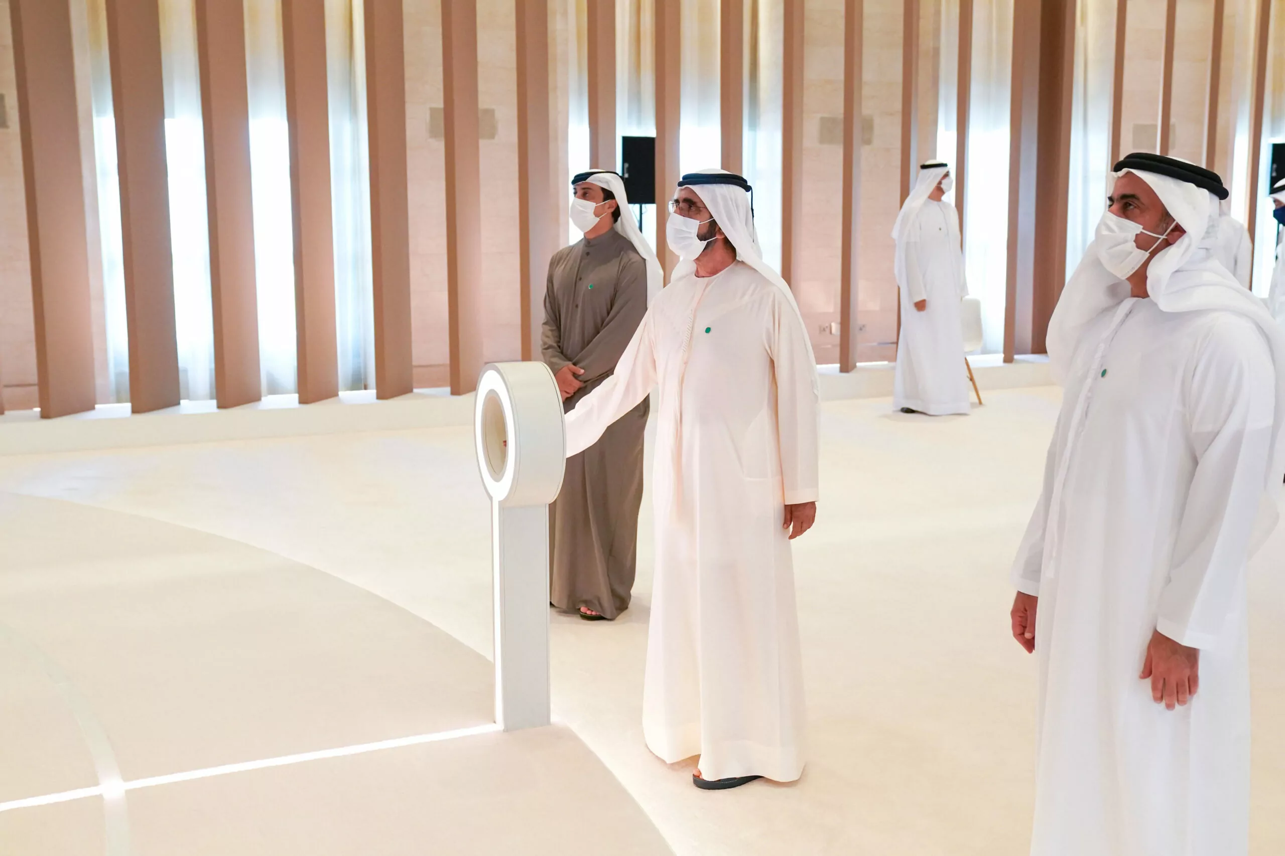 ما هو “مشروع ٣٠٠ مليار” الإماراتي؟