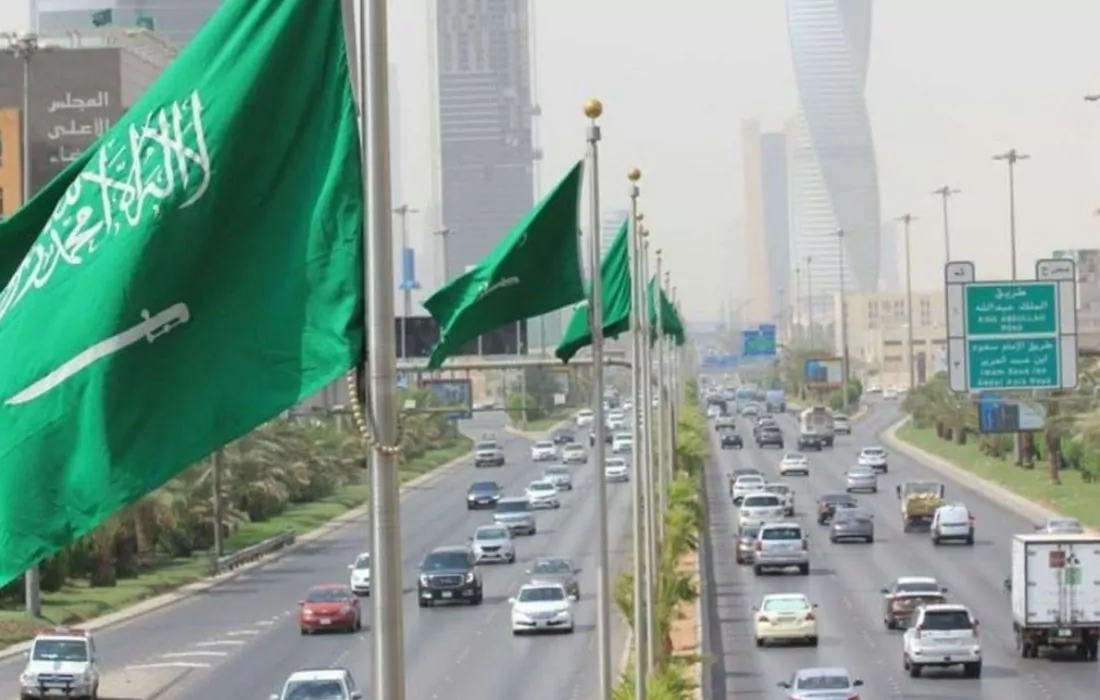 السعودية تطلق برنامجا لزيادة توظيف مواطنيها في القطاع الخاص