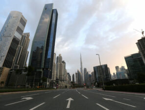 نمو القطاع غير النفطي بالإمارات بأسرع وتيرة في عامين