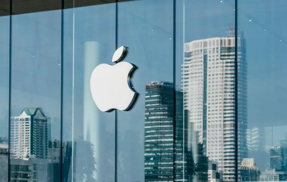 Apple أول شركة في العالم تتخطى قيمتها السوقية ٣ تريليونات دولار