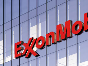 ExxonMobil الأمريكية للنفط تسعى للقضاء على الانبعاثات من عملياتها بحلول ٢٠٥٠