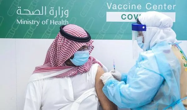 السعودية تخصص ٣,٤ مليار دولار للتطعيمات والأدوية الأساسية