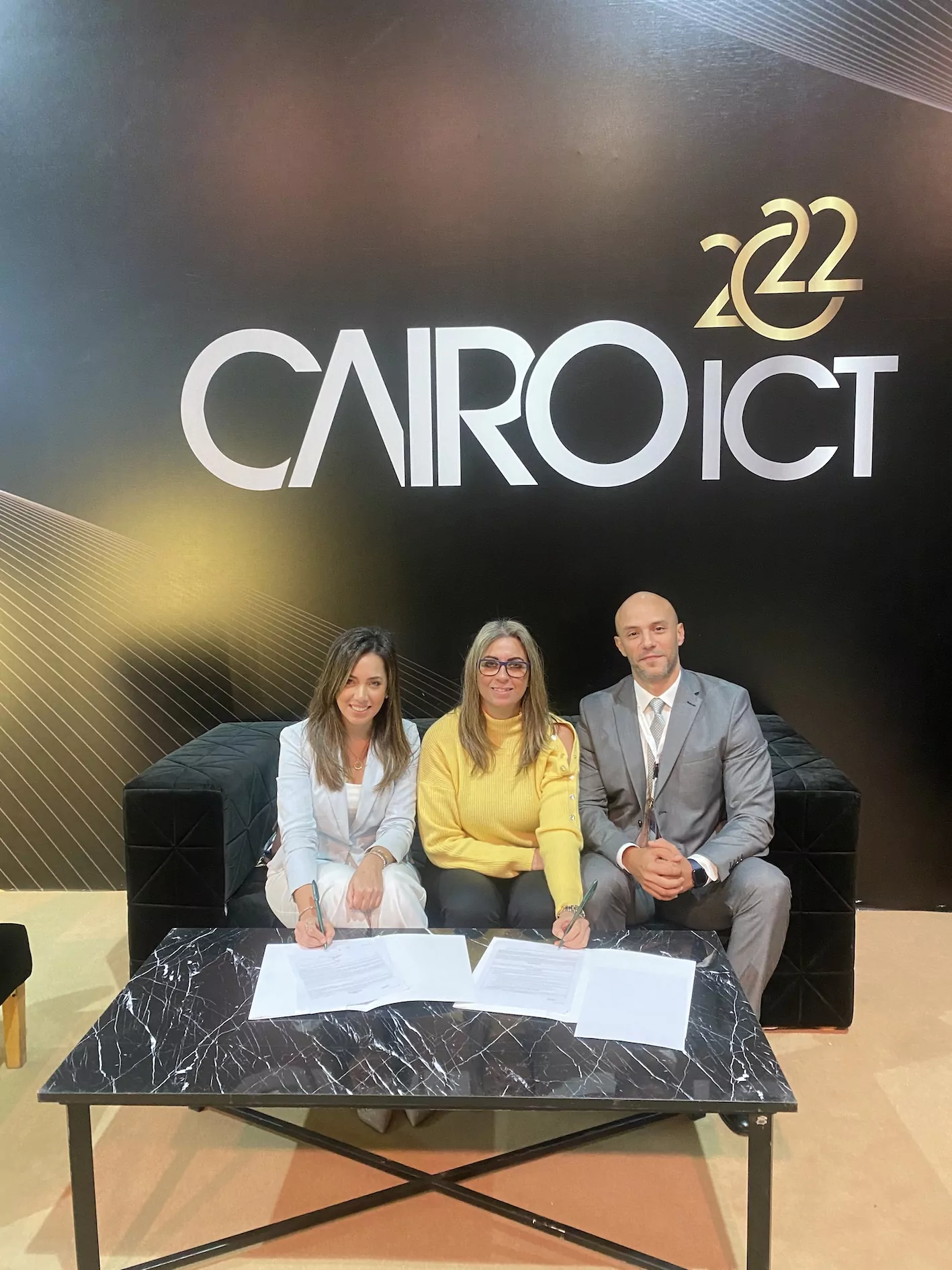 البنك العربي الأفريقي يعقد اتفاقية مع سيمبل لتوفير خدمات الدفع الآجل لعملائه