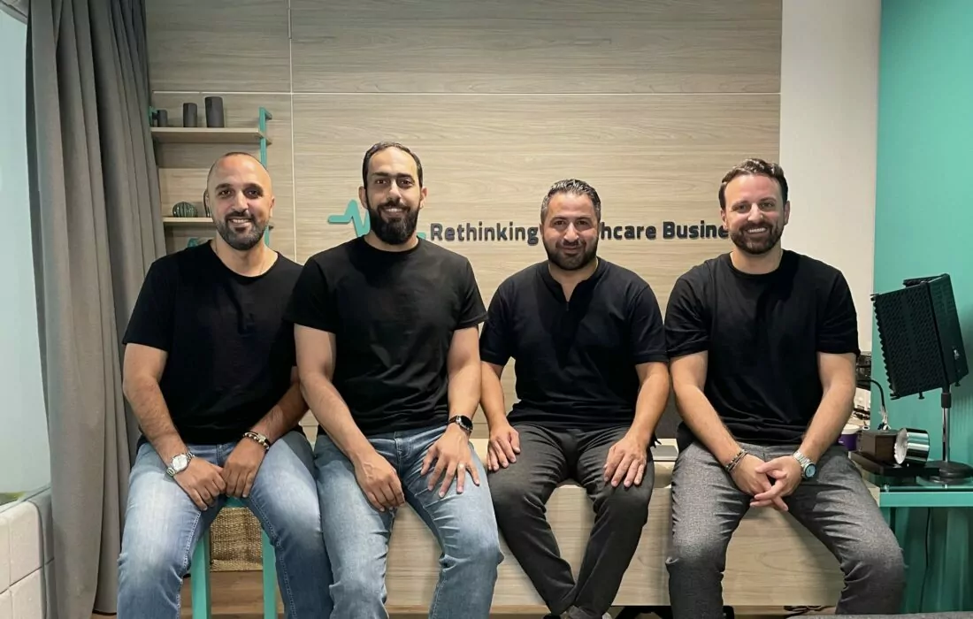 أومت السعودية لتكنولوجيا الصحة تحصد ٧ ملايين دولار في جولة التمويل ما قبل الأولى