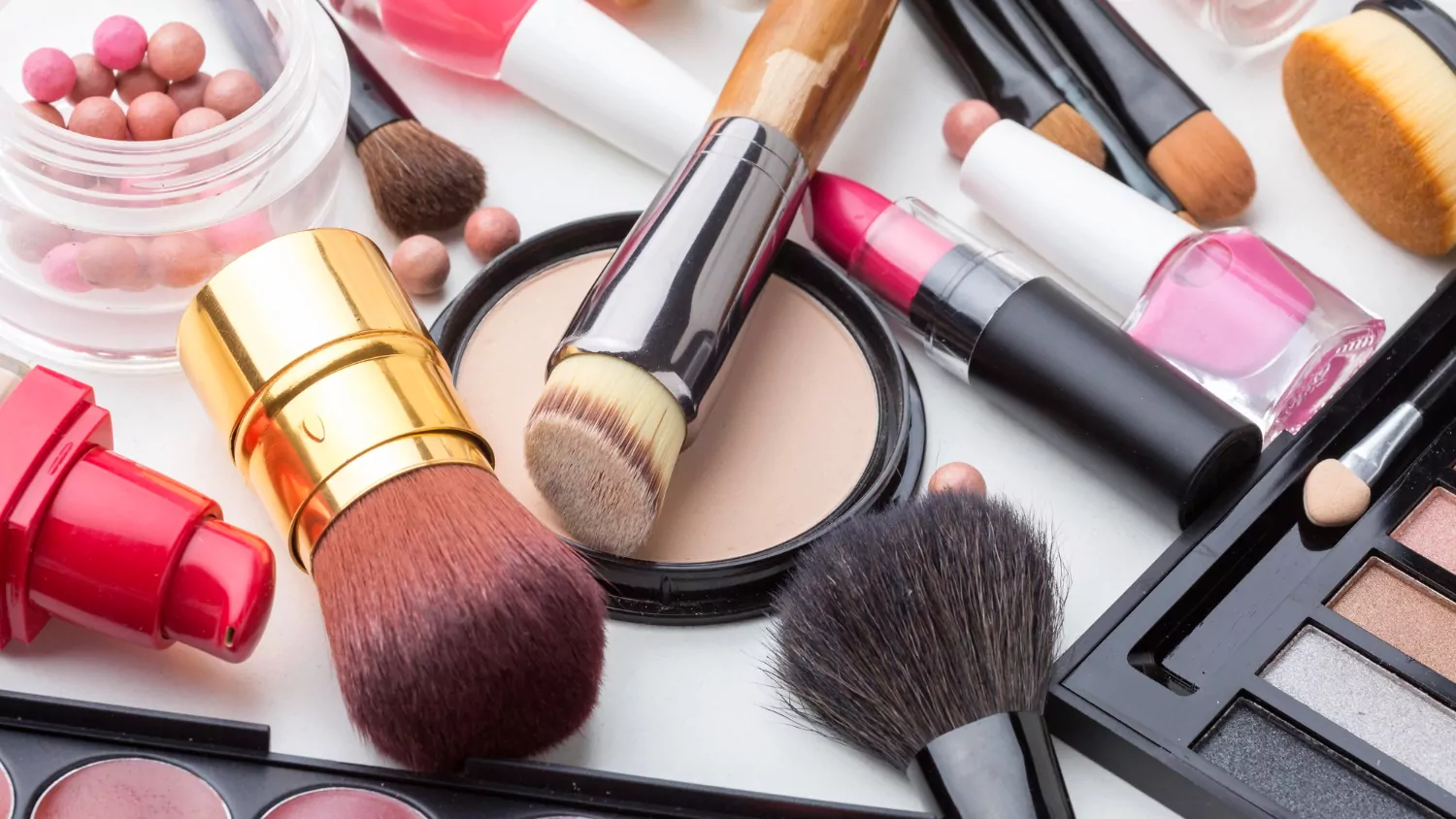 “ميرا” لمستحضرات التجميل تجمع تمويل بقيمة 200 ألف دولار من “وينجو” للاستثمار والتكنولوجيا