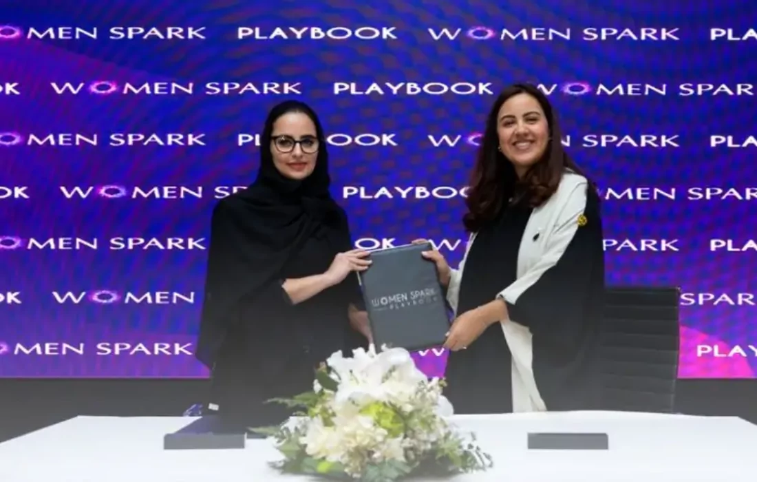 Playbook تستحوذ على Women Spark