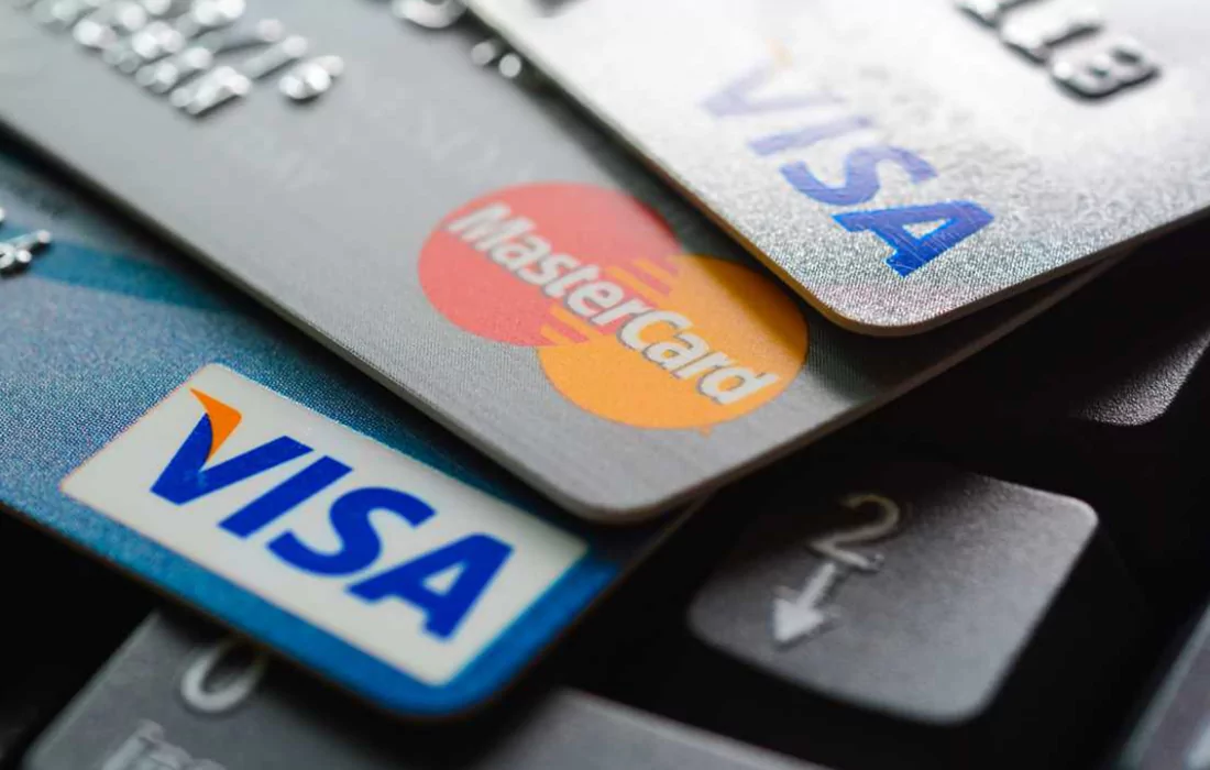 بالتفاصيل.. تعرف على البنوك المصرية التي رفعت حدود استخدامات البطاقات بالعملات الأجنبية