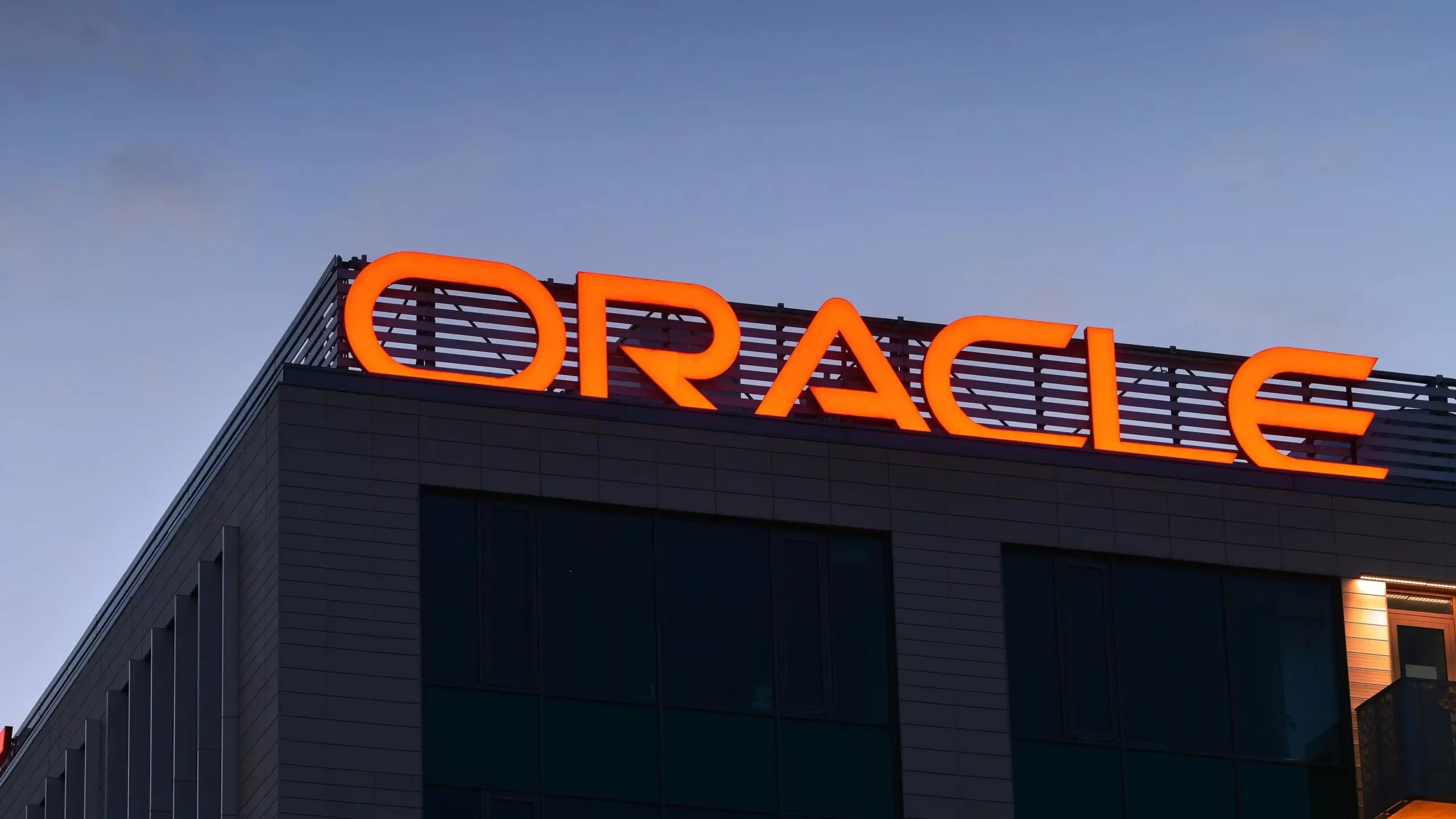 “أوراكل” تستثمر 1.5 مليار دولار في تطوير خدمات البنية التحتية السحابية بالمملكة