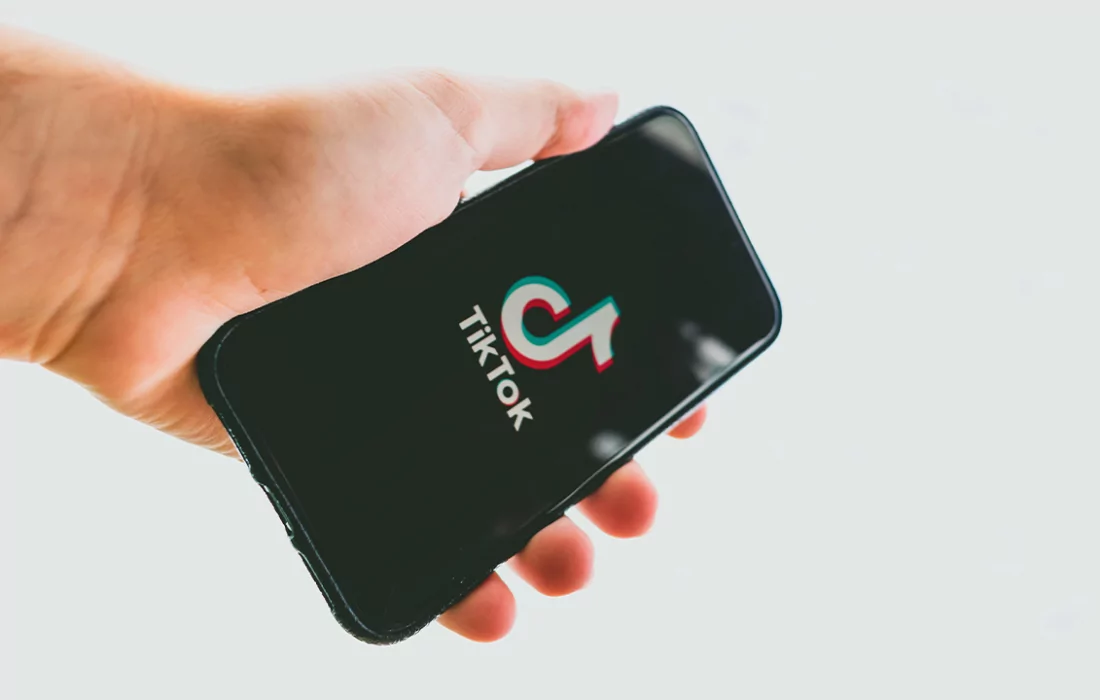 “تيك توك” يعود للعمل في الولايات المتحدة.. و”ترامب” يقترح مُشاركة أمريكية