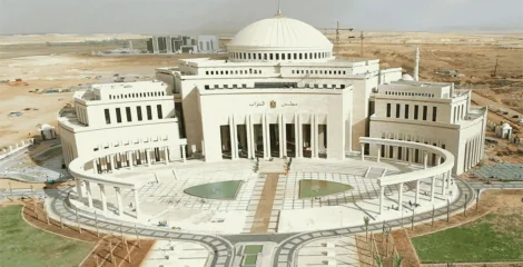 بين الترحيب والتحفظ.. هل يحقق قانون العمل الجديد العدالة للعمال وأصحاب العمل؟