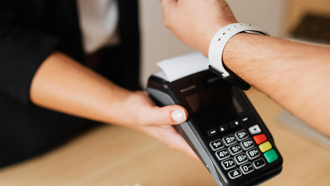 من الورق إلى الرقمنة: كيف تفتح المدفوعات الرقمية آفاقاً جديدة للشركات الصغيرة في مصر؟