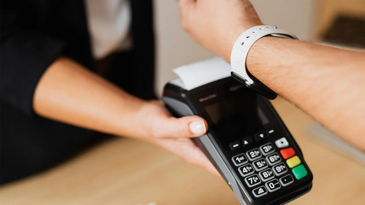 من الورق إلى الرقمنة: كيف تفتح المدفوعات الرقمية آفاقاً جديدة للشركات الصغيرة في مصر؟