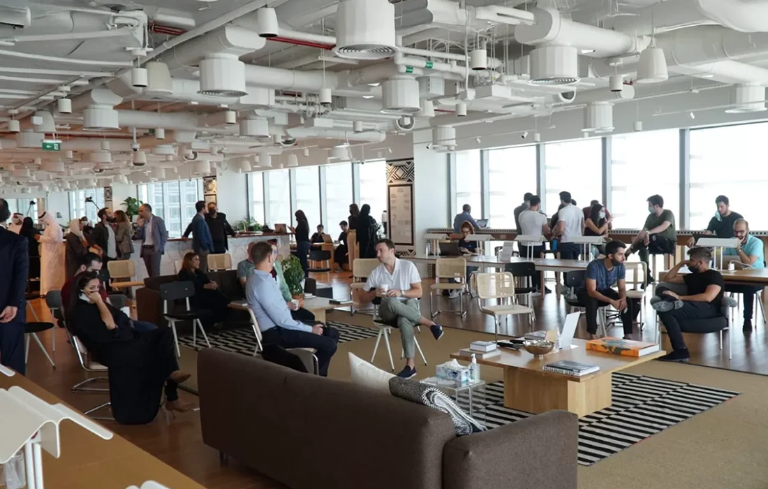 شركات Hub71 في أبوظبي تجمع 2.45 مليار دولار وتحقق 1.36 مليار دولار إيرادات