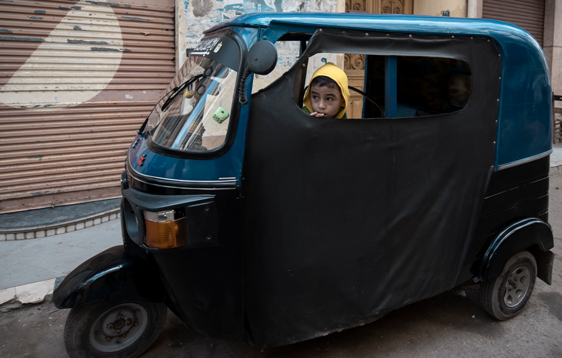 محافظة الجيزة تطلق خطة لاستبدال التوك توك بسيارات حديثة 