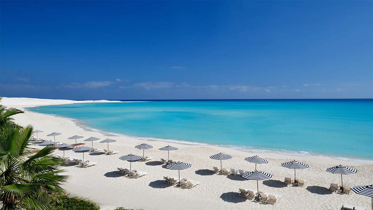 قطر ومصر توقعان اتفاقية لتطوير مشروع “علم الروم” الساحلي باستثمارات 29.7 مليار دولار