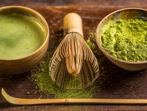 “الماتشا” بين اليابان ونيويورك: الجنون الأخضر العالمي يضرب الأسواق