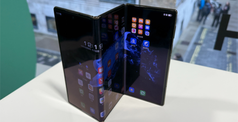  “سامسونج” تكشف عن Galaxy Z TriFold: هاتف المستقبل بشاشة قابلة للثني