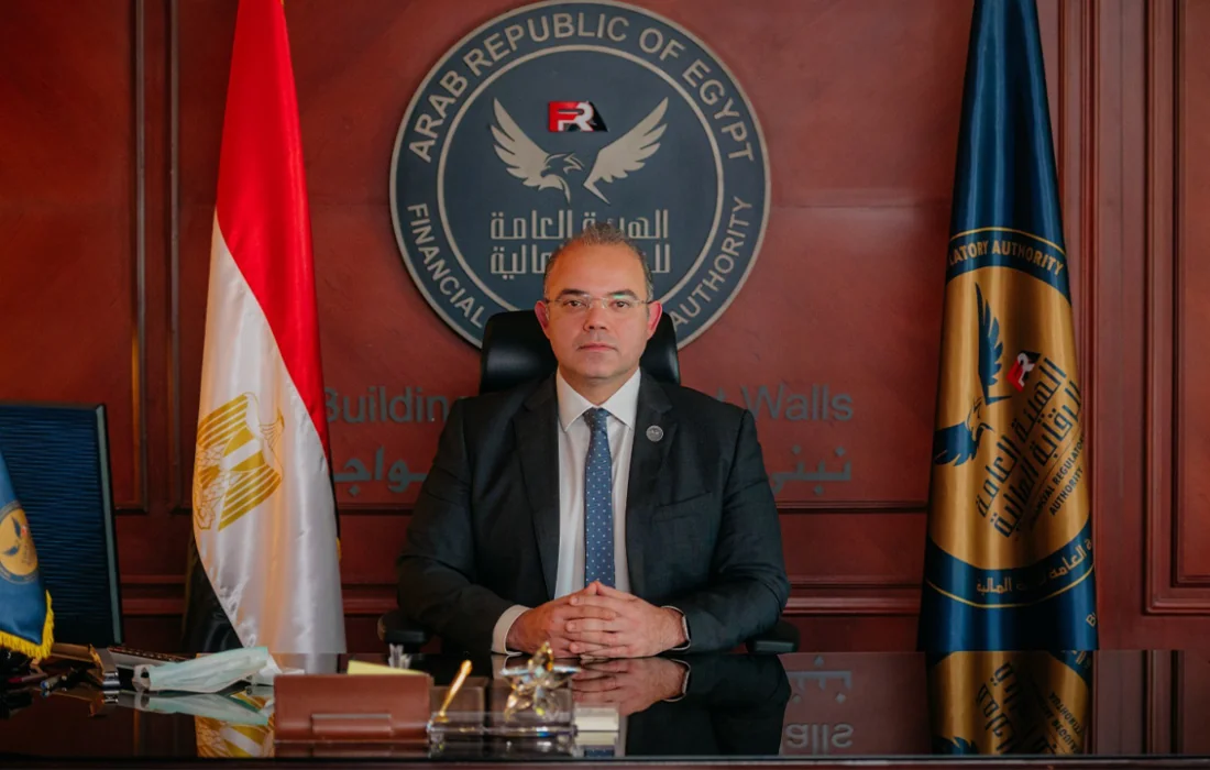 الرقابة المالية تلزم صناديق التأمين الحكومية بالاستثمار في الأسهم عبر صناديق الاستثمار المفتوحة