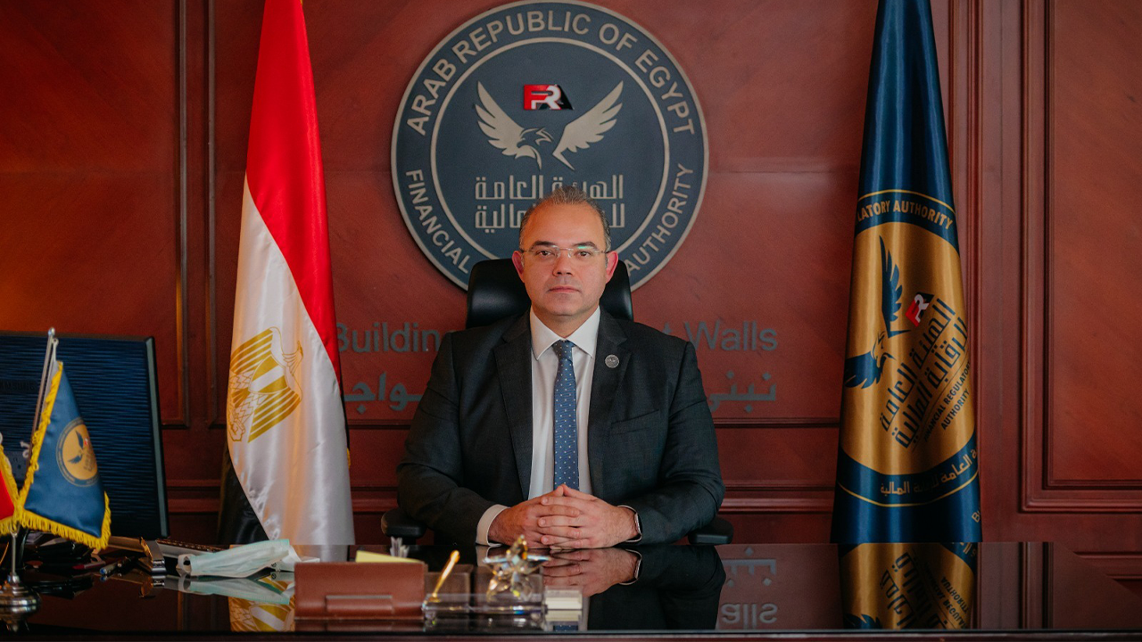 الرقابة المالية تلزم صناديق التأمين الحكومية بالاستثمار في الأسهم عبر صناديق الاستثمار المفتوحة