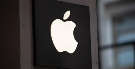 “أبل” تطوّر جهازًا ذكياً قابلًا للارتداء مدعومًا بالذكاء الاصطناعي