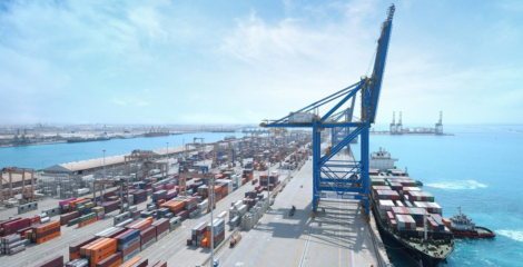 “موانئ دبي العالمية” تعلن عن بيع 37.5% من محطة حاويات في ميناء جدة لـ “ميرسك”