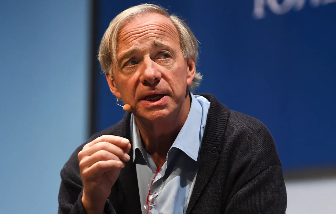 “راي داليو” يحذر: العالم على حافة “حرب رؤوس أموال”