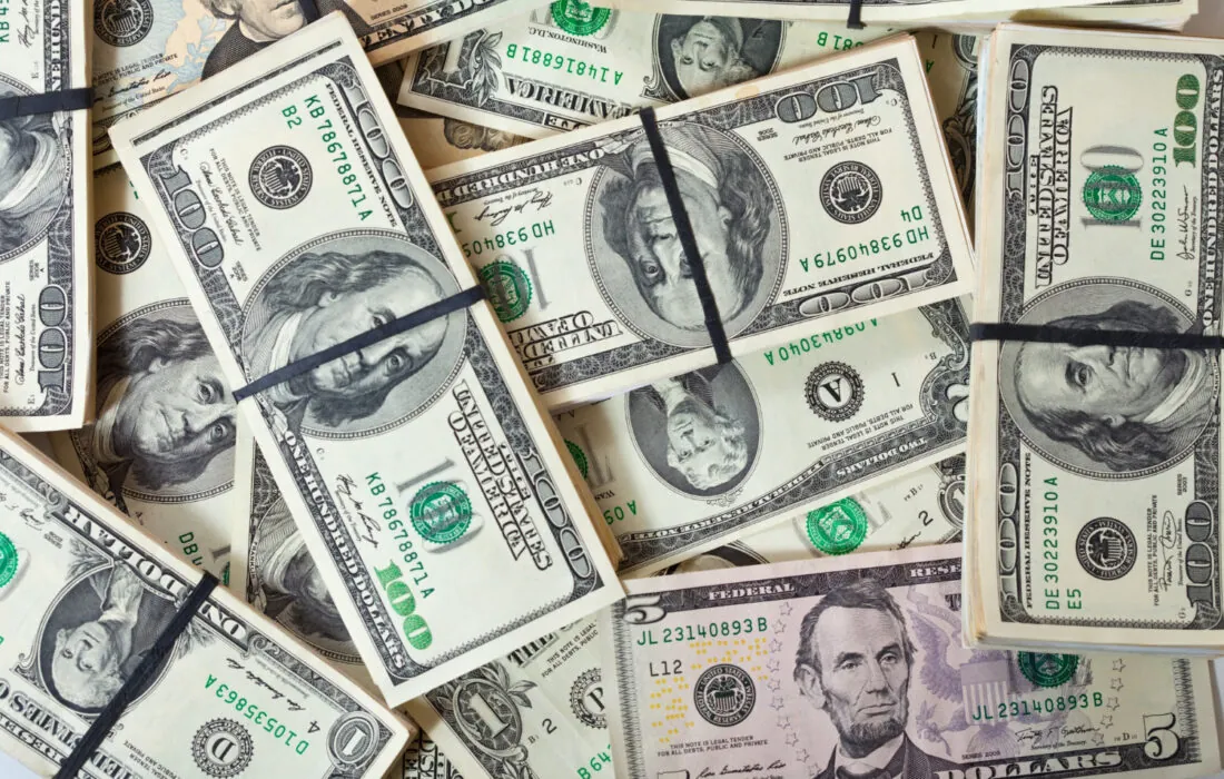 الدولار يتجاوز مستوى 48 جنيهًا لأول مرة منذ أشهر