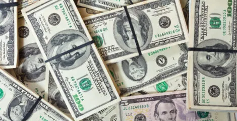 الدولار يتجاوز مستوى 48 جنيهًا لأول مرة منذ أشهر