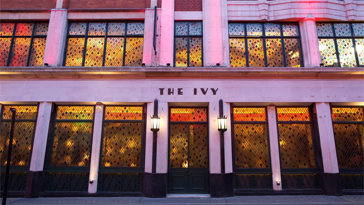 صفقة بـ1.3 مليار دولار.. صندوق مدعوم من الشيخ طحنون يستحوذ على إمبراطورية ضيافة بريطانية