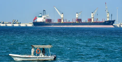 السعودية وأزمة انخفاض صادرات النفط إلى النصف