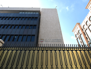 “وال ستريت جورنال”: الإمارات تبحث دعماً مالياً من واشنطن وسط تداعيات الحرب