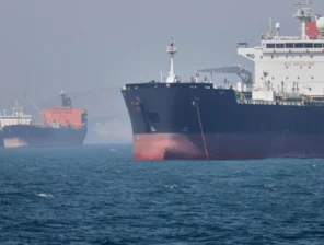 الهدوء يعود إلى الأسواق العالمية مع صعود الأسهم وتراجع النفط