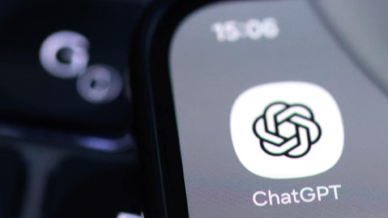 OpenAI تعيد هيكلة ChatGPT وتحوله إلى “تطبيق فائق” استعدادًا لمرحلة الطرح العام