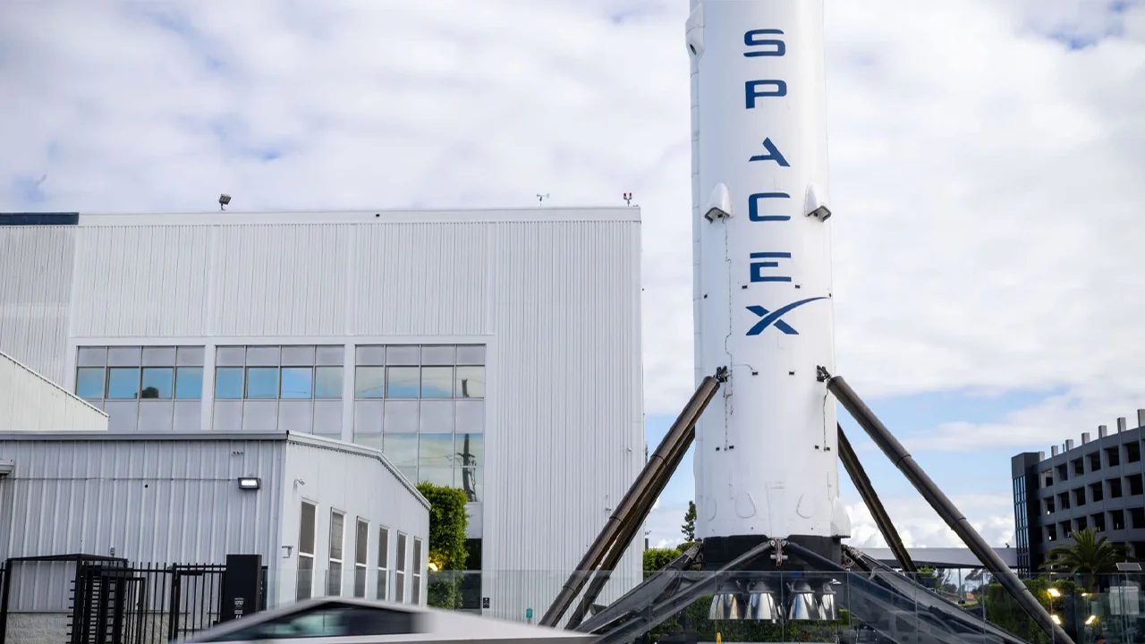 SpaceX تؤمّن صفقة حوسبة سحابية مع Google بقيمة 29.4 مليار دولار قبل الطرح العام الأولي