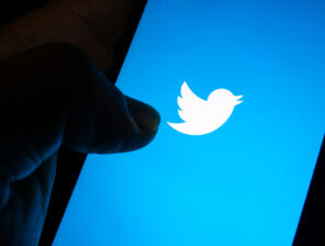 Twitter fined $150m in US for selling users’ data