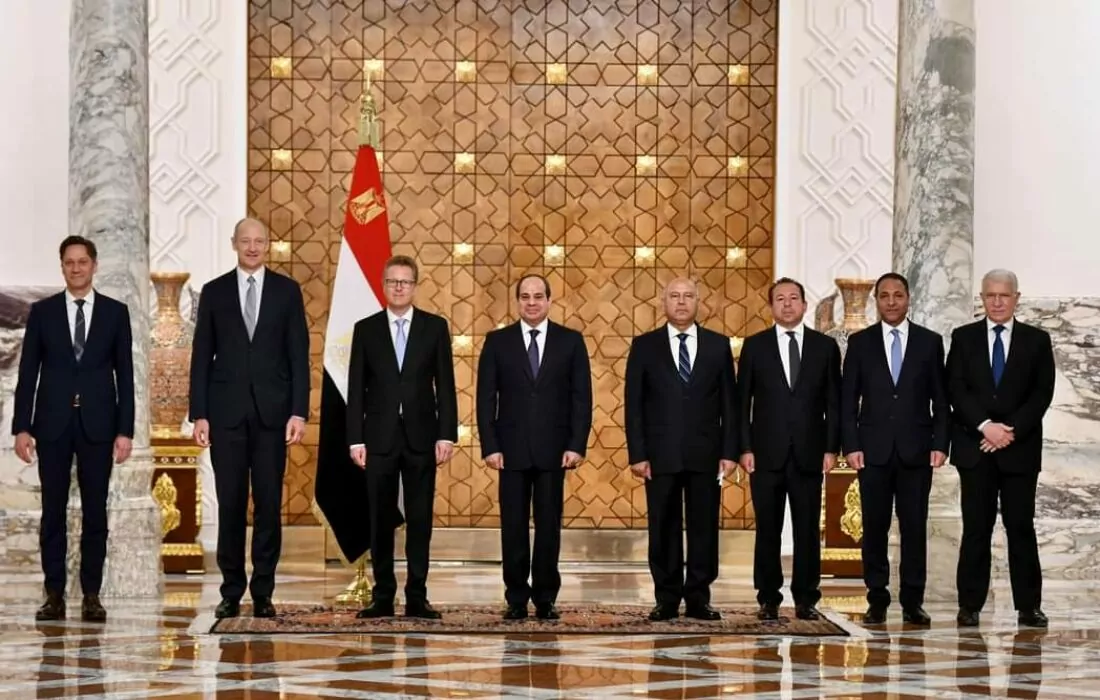 Egypt signs a deal with Siemens, Orascom and Arab Contractors to build high-speed rail