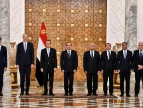 Egypt signs a deal with Siemens, Orascom and Arab Contractors to build high-speed rail