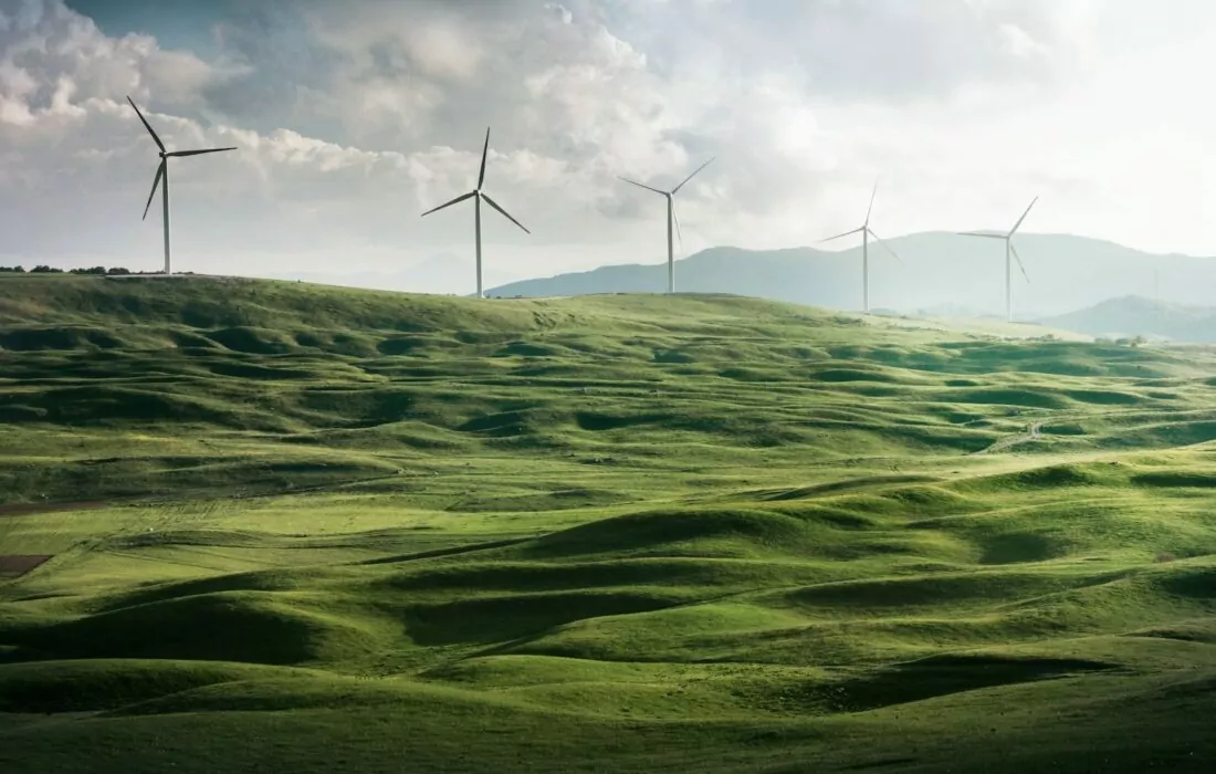 NEOM Green Hydrogen Company signs facility agreements to build its largest green hydrogen plant