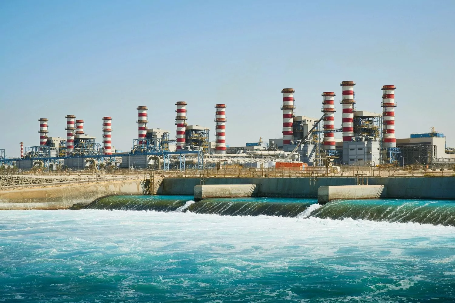 EWEC, TAQA, and Engie sign an agreement for a water desalination plant in the UAE
