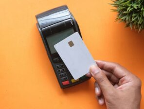 CBE&nbsp;issues new regulations on credit card use during traveling abroad