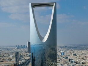 AI in Arab Hospitality: KSA’s Sara inaugurates New Era for Tourism!