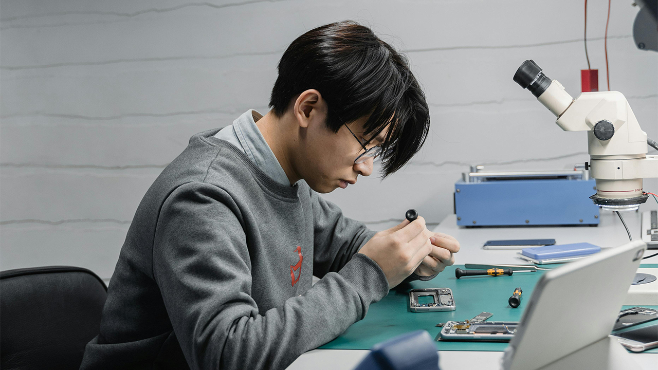 China Targets Young STEM Talent With Flexible New Visa Program