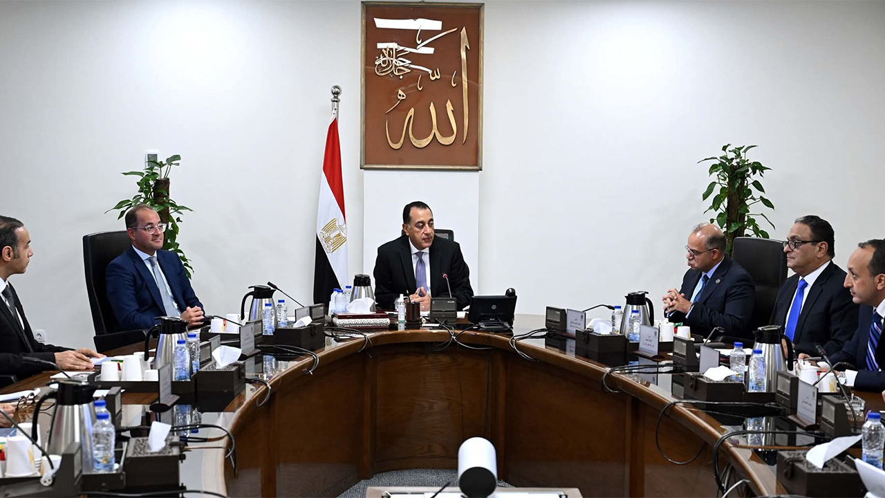 Egypt Plans New Measures to Attract Large Companies to List on EGX