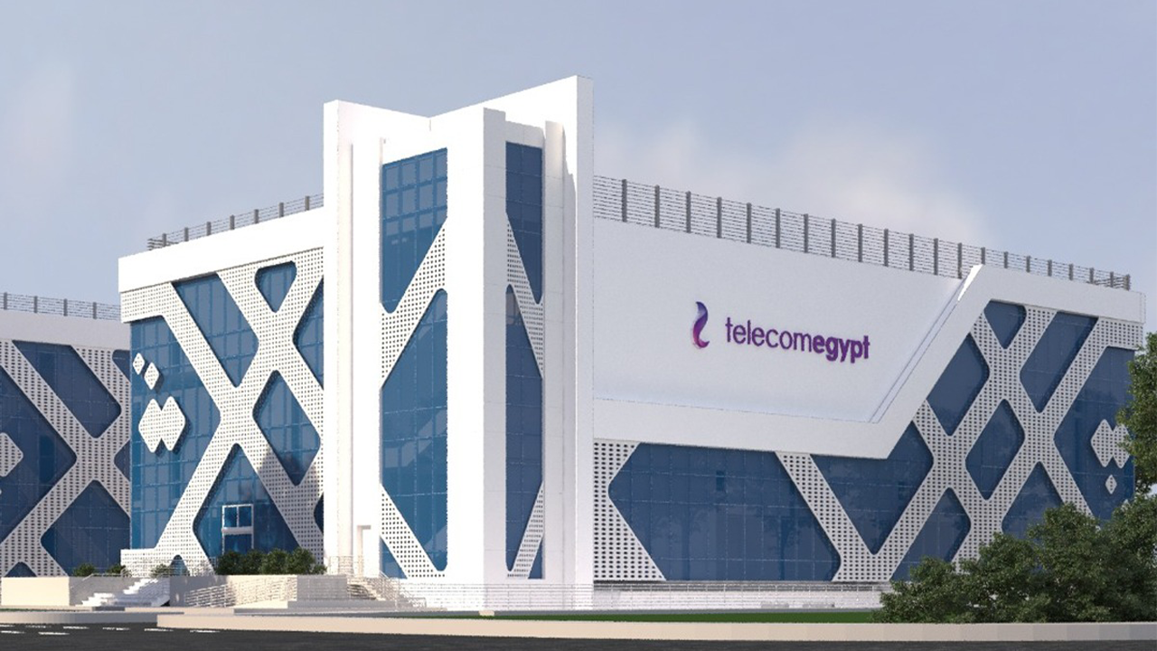 Telecom Egypt Gives Initial Approval to Helios’ Bid for Regional Data Hub 