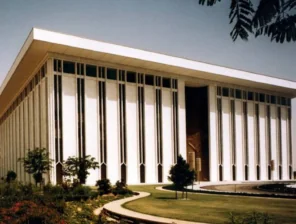 Saudi Central Bank Allows Opening Bank Accounts with Visitor ID